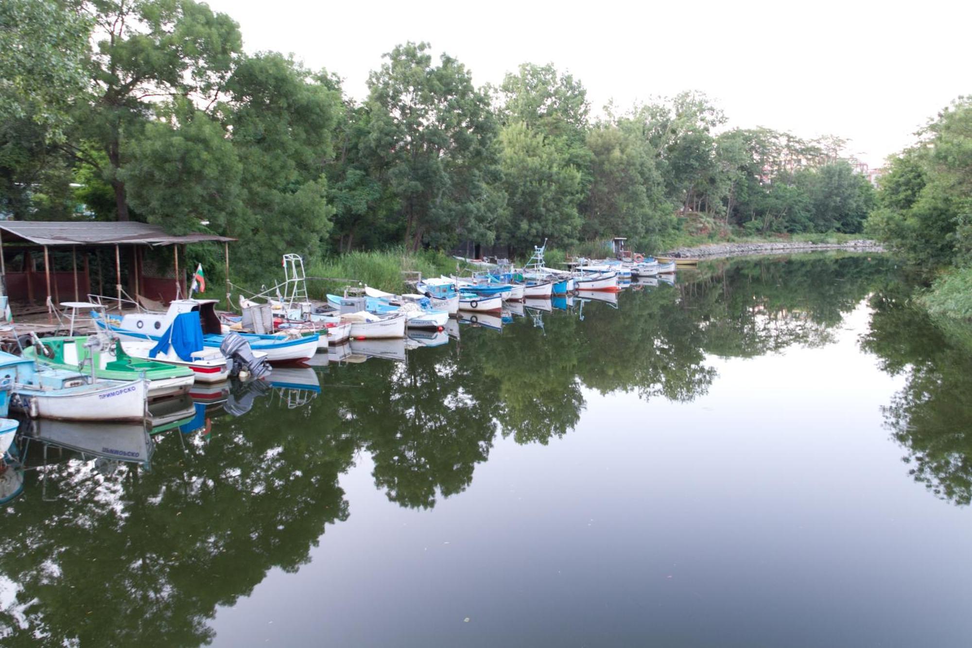 Guest House Dobi Приморсько Екстер'єр фото